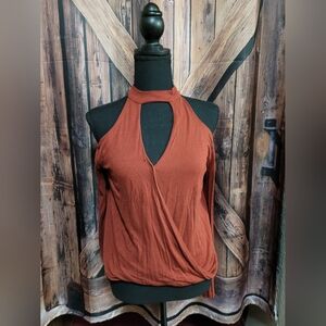 Active USA Women's Long Sleeve Keyhole Cold Shoulder Top Size M